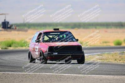 media/Sep-29-2024-24 Hours of Lemons (Sun) [[6a7c256ce3]]/Sunrise (1115a-1130a)/